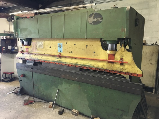 135 TON x 12' ATLANTIC ... w/POWER RAM ADJUSTMENT PRESS BRAKE